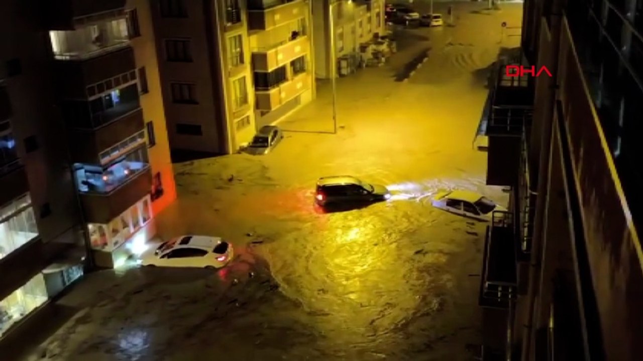 Kastamonu'da sağanak su baskınlarına yol açtı