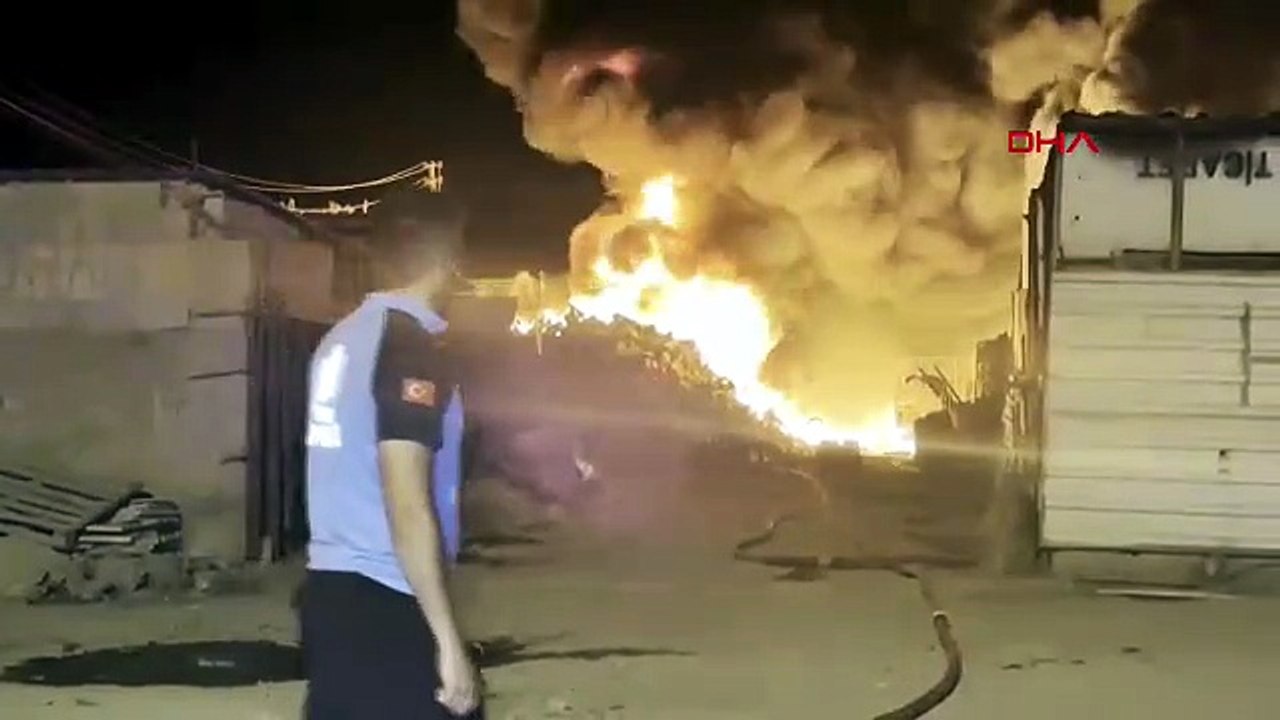 Malatya'da korkutan yangın: Alevler geceyi aydınlattı