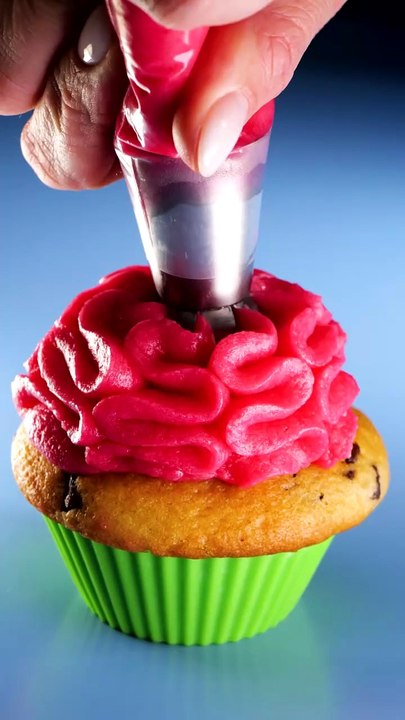 Dessert decoration made easy! Time to sweeten up your skills!