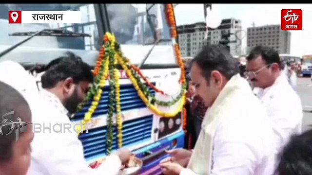 रोडवेज के बेड़े में शामिल हुईं 144 नई बसें, सीएम ने दिखाई हरी झंडी, बोले हमने घाटे से उबारा