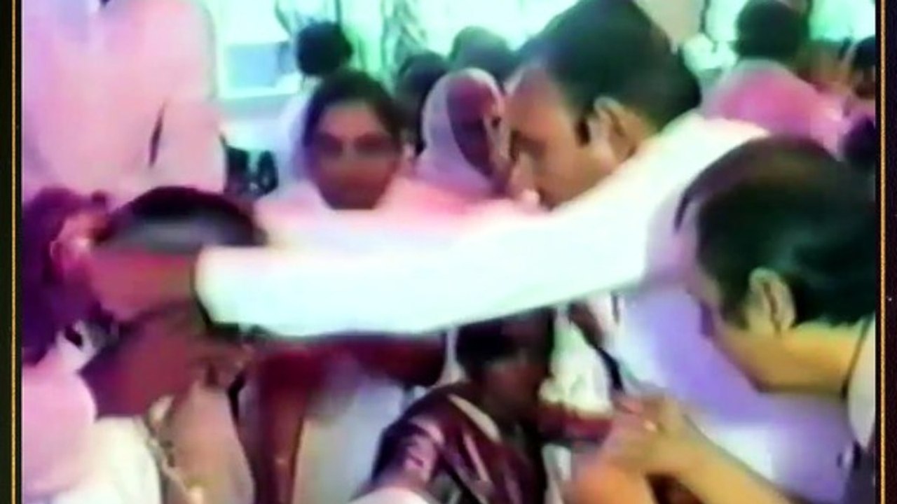 કોણ જાણે કેમ અહીં મોક્ષ વરતાય છે