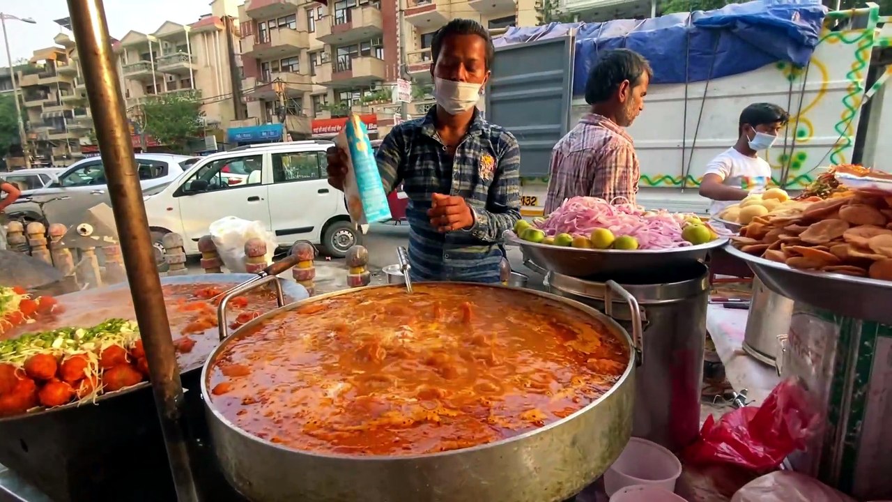 Crazy Indian Vendor Making Tawa Chaap | Indian Food Documentary