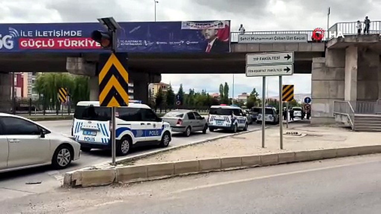 Çorum’da üst geçitten atlayan kadın yaralandı