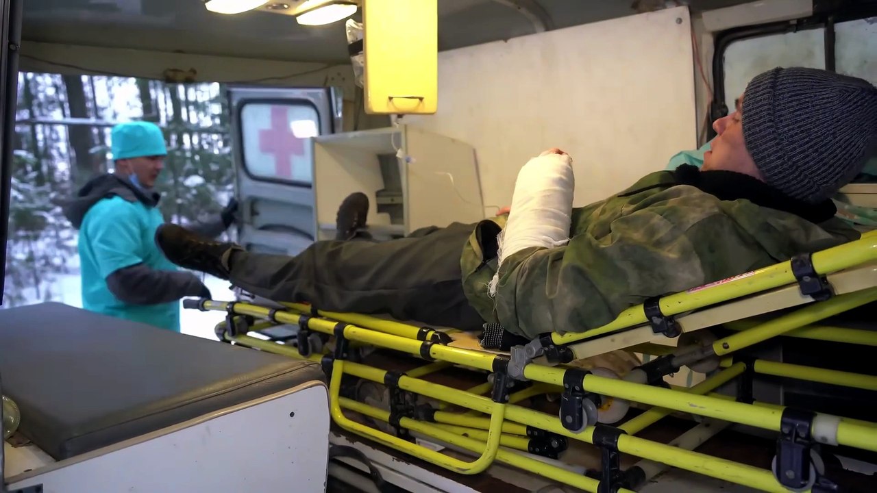 We Brought an Abandoned Soviet Ambulance Back to Life After 30 Years in the Woods!