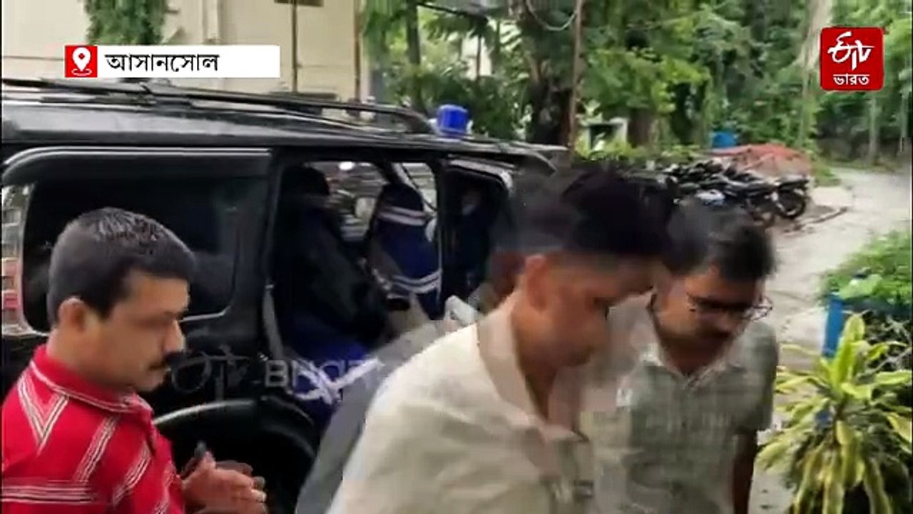 'ডান্ডা ট্যাক্স' কাণ্ডে বড় পদক্ষেপ ! ঝাড়গ্রাম থেকে গ্রেফতার সাসপেন্ডেড দুই এমভিআই