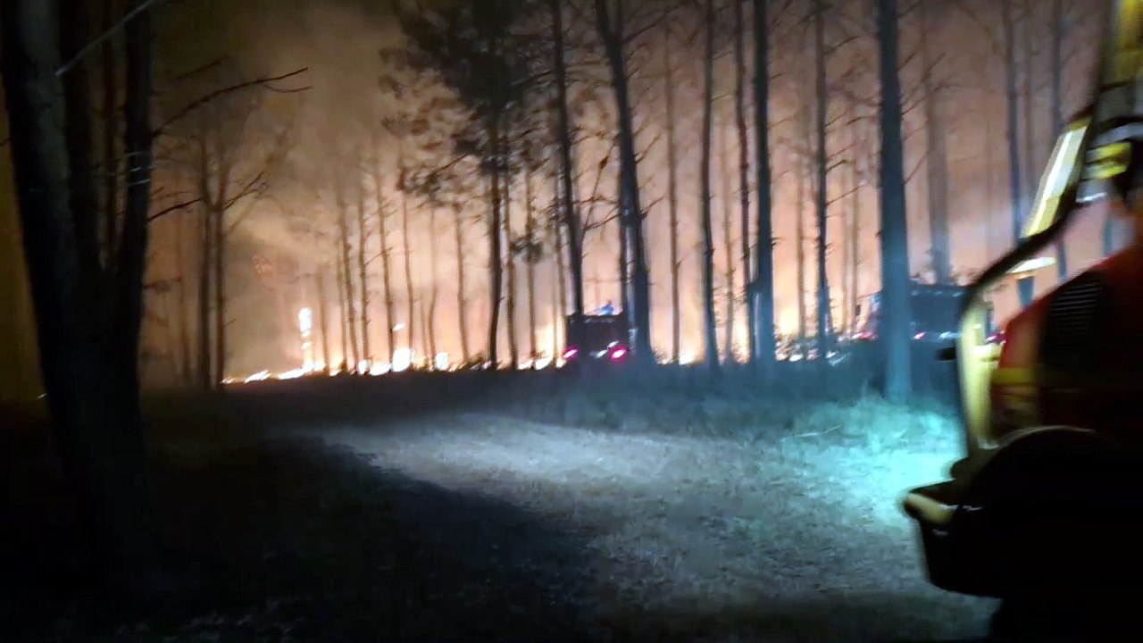 Al menos 75 bomberos heridos en los incendios de Francia