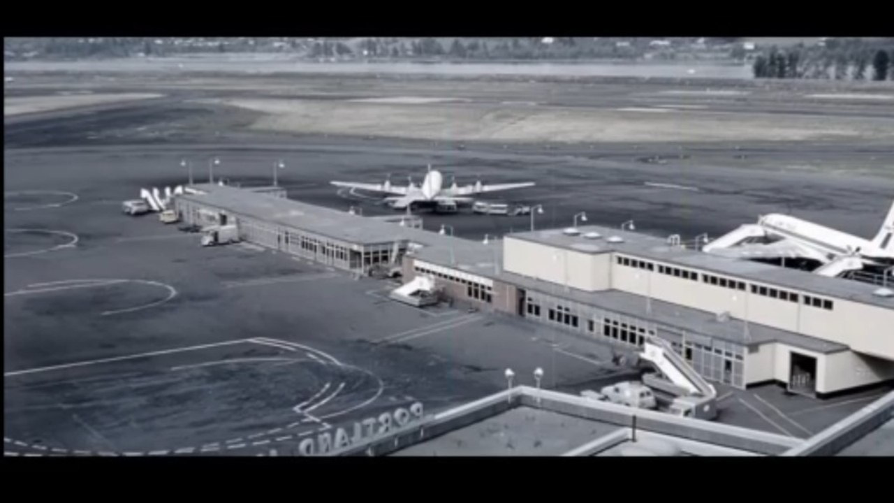 He Jumped Off a Moving Plane With $200,000 Cash — And Simply Vanished [D.B. Cooper]
