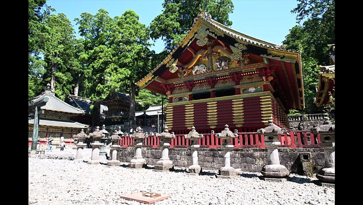 Nikko Toshogu Shrine: The Yomeimon Gate, said to be so captivating that you could watch it until sunset
