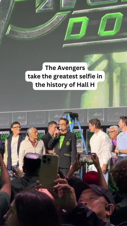 The Avengers Take the Ultimate Selfie in Hall H at Comic-Con