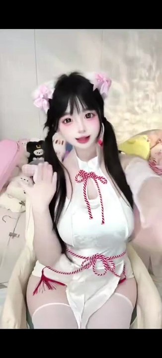 Cute Cosplay Look With Adorable Expressions 🎀✨