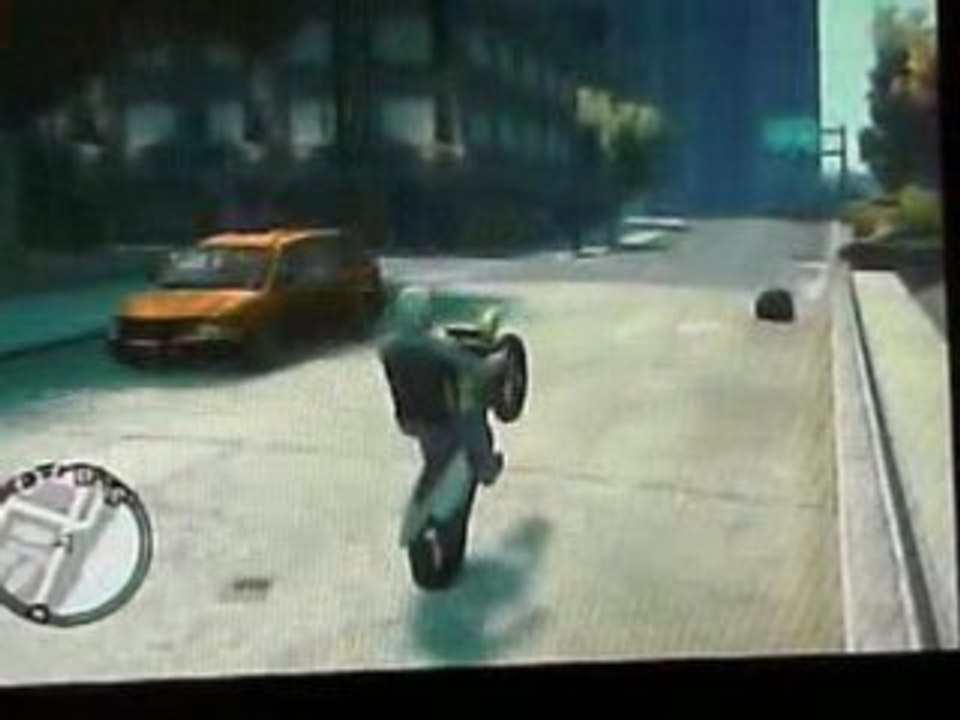gta 4 - Niko en leve avec un cross