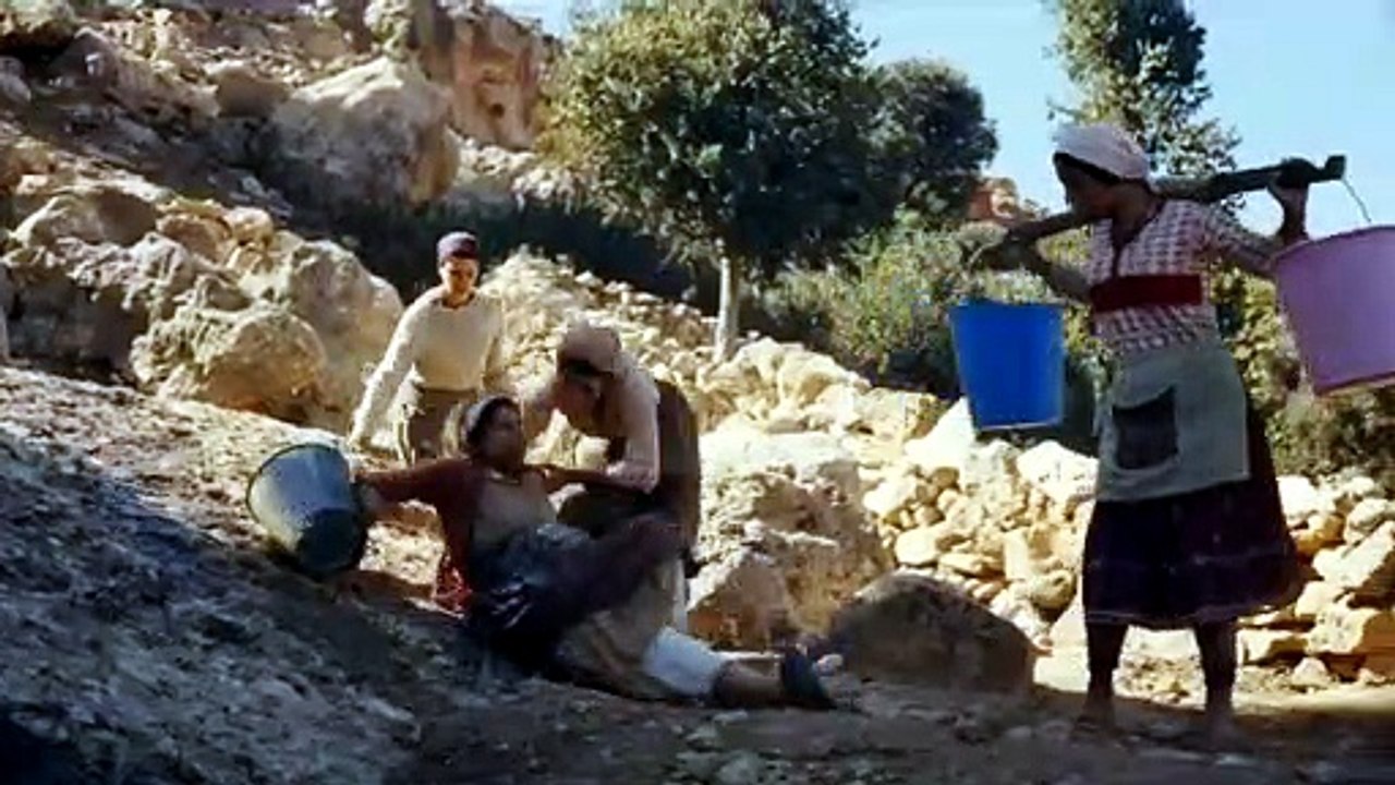 LA SOURCE DES FEMMES (2011) Bande Annonce VF - HD [Full Movie]