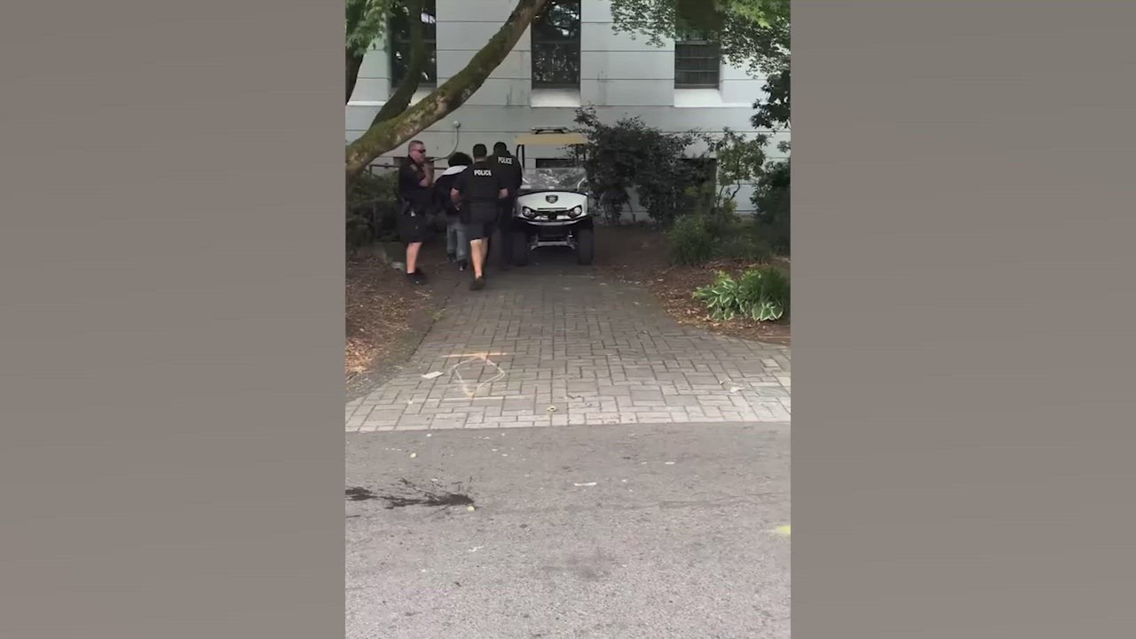Seattle Police CAPTURE Suspect Following SHOOTING That Left 2 Dead
