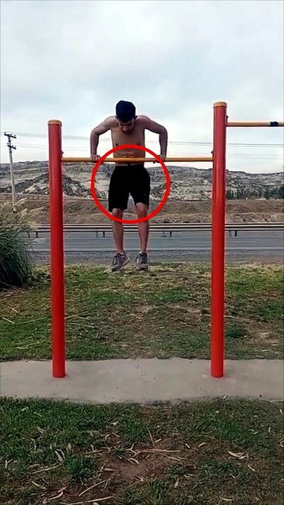 Fake muscle up !! 😂