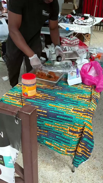 « Pastels au thon, thieb poulet… » : sur le marché de Poissy, Lassana fait découvrir la cuisine d’Afrique de l’Ouest
