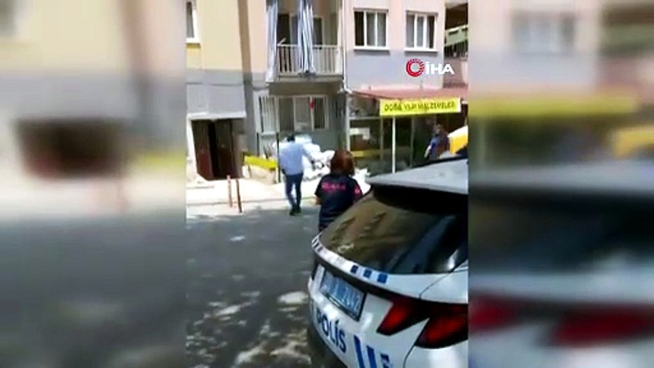 Önce Yarı Çıplak Sokağa Çıktı, Sonra İntihar Etti