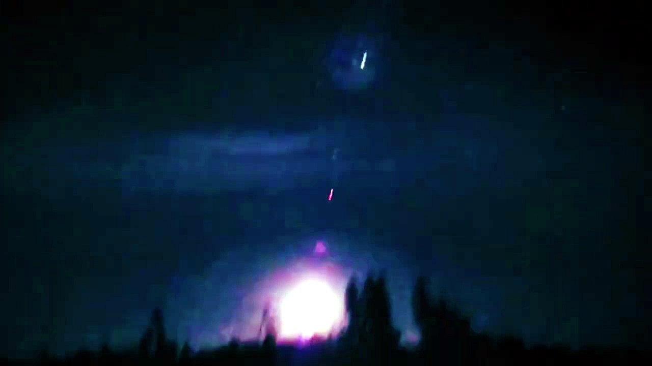 Bright Meteor Falls Over Brisbane, Australia