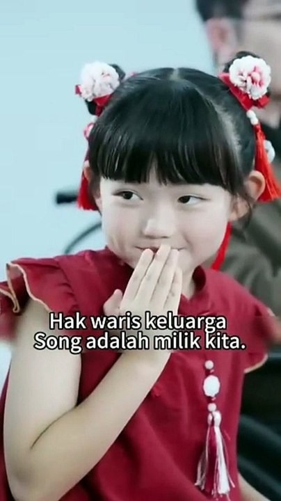 Gadis Pengemis 5 tahun Selamatkan CEO Cacat | 5 Years Old Beggar Save Difabel CEO | Drama Pendek China | SUB INDO [Full Movie]