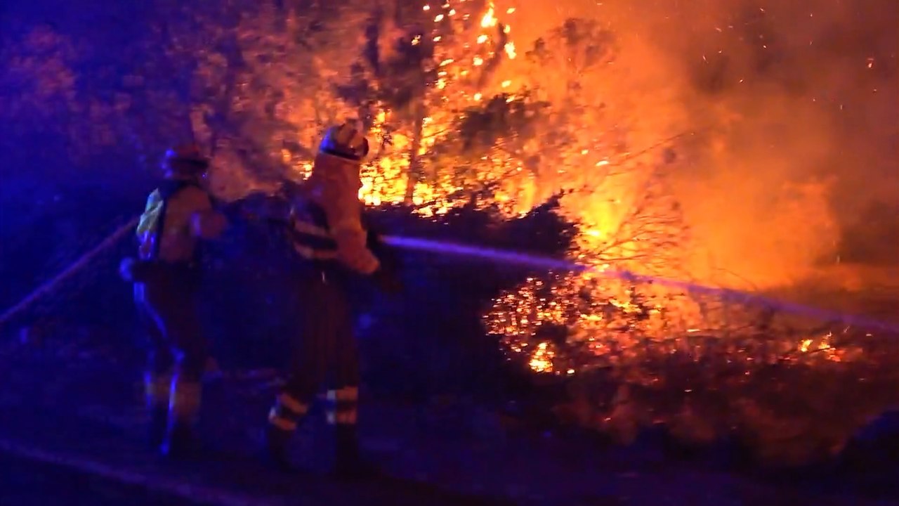 El fuego en Madrid disminuye su avance, pero sigue activo en tres frentes y sin estabilizar