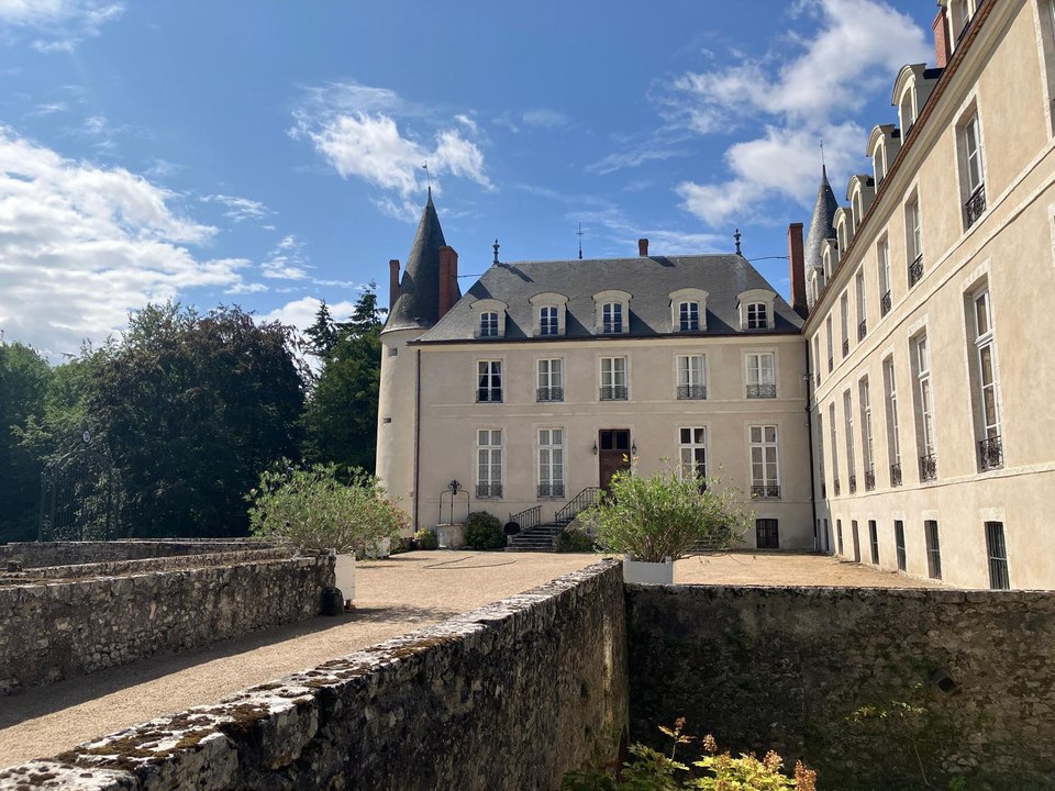 Ce château du Loiret appartient depuis près de 1000 ans à la même famille !