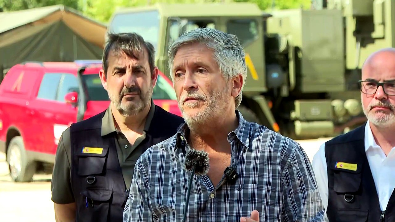 Marlaska dice que el viento ha complicado las labores de extinción durante la madrugada