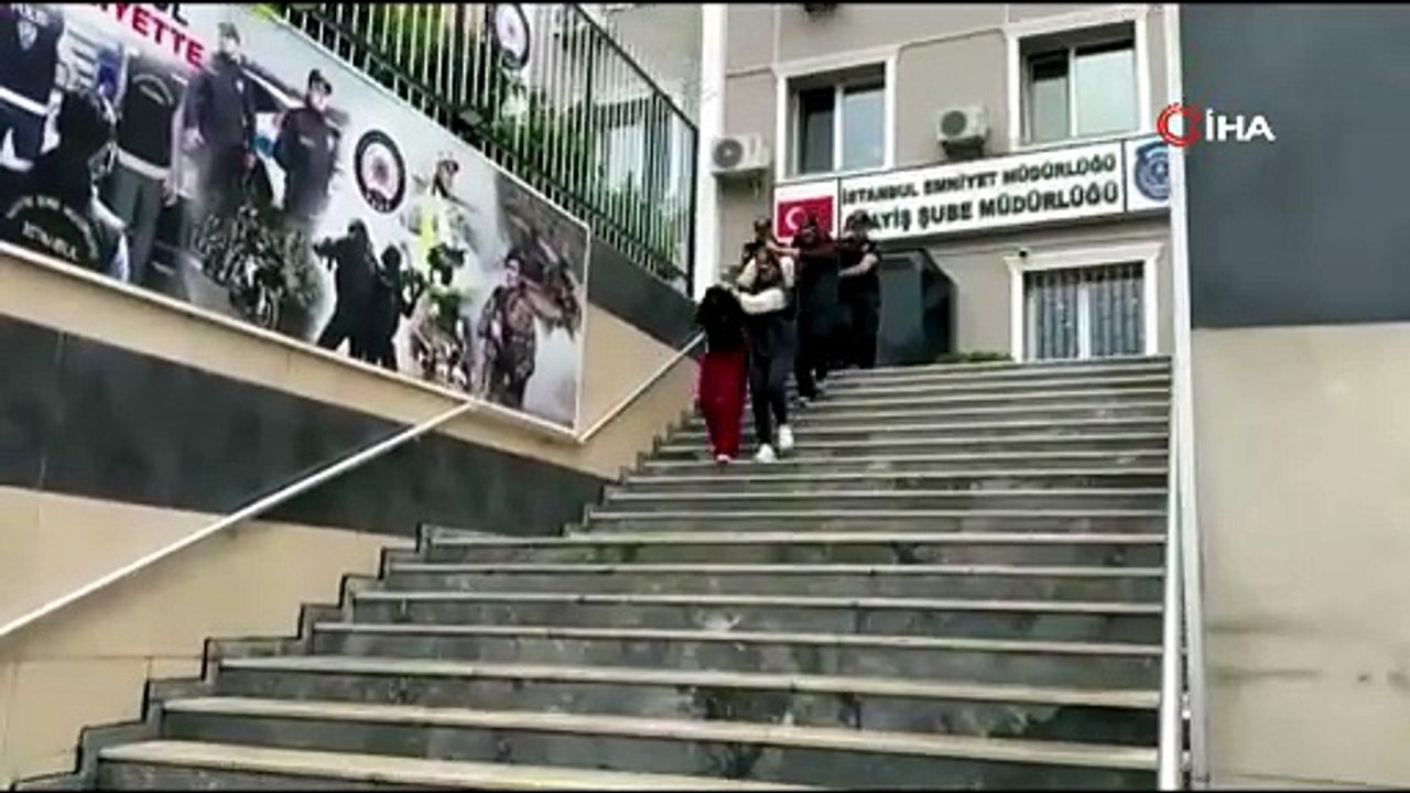 Ünlü rapçi Blok3'e suikast planını polis çökertti! ''Şapkalılar'' cephanelikle yakalandı