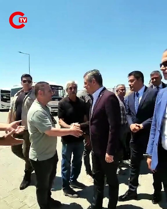 YENİ Parti lideri Özel, Hüseyin Can Güner’i ziyaret etti