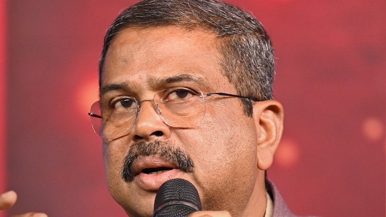 Dharmendra Pradhan इस्तीफे के बाद पहुंचे संसद क्या मिलेगी नई जिम्मेदारी?