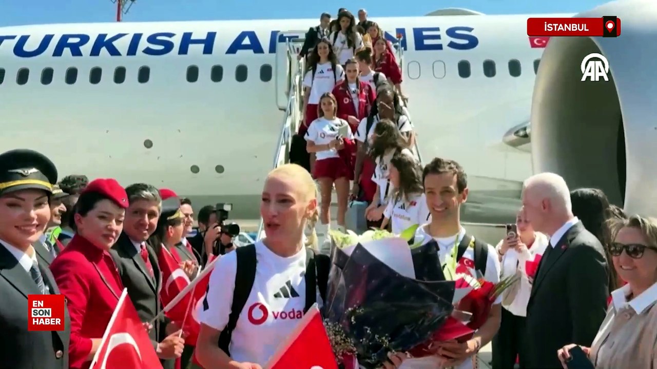 Milletler Ligi şampiyonu A Milli Kadın Voleybol Takımı yurda döndü