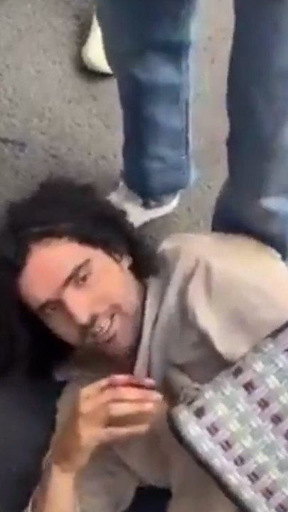 Un uomo accoltella tre donne a Porte de Clichy