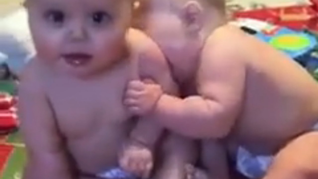 Best funny twin babies ever_ - Peachy Vines #shorts #baby #twins #funnyfaila