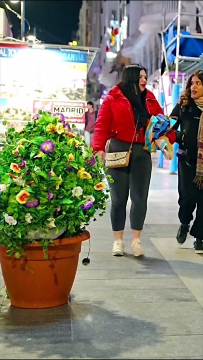 Unexpected scares and laughs: Street Plant Prank.