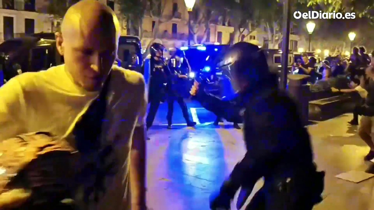 Cargas policiales en Palma durante la manifestación contra el turismo masivo