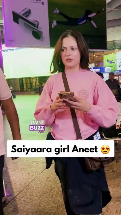 Aneet Padda's airport appearance steals all the attention