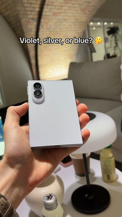 This Phone Magically Changes Color