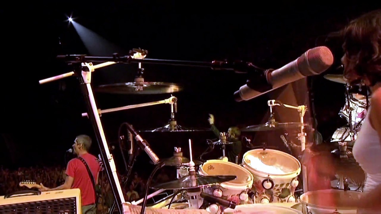 Yellow Submarine (The Beatles cover) - Ringo Starr & His All Starr Band (live)