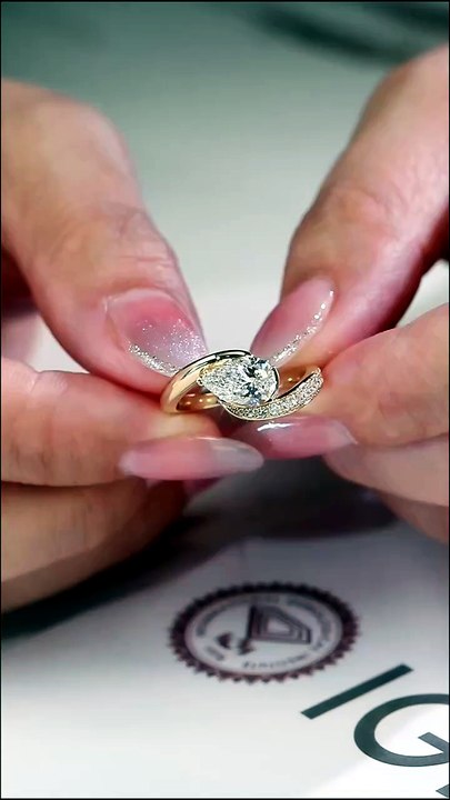"Tag Someone Who Would Love This! 💍"