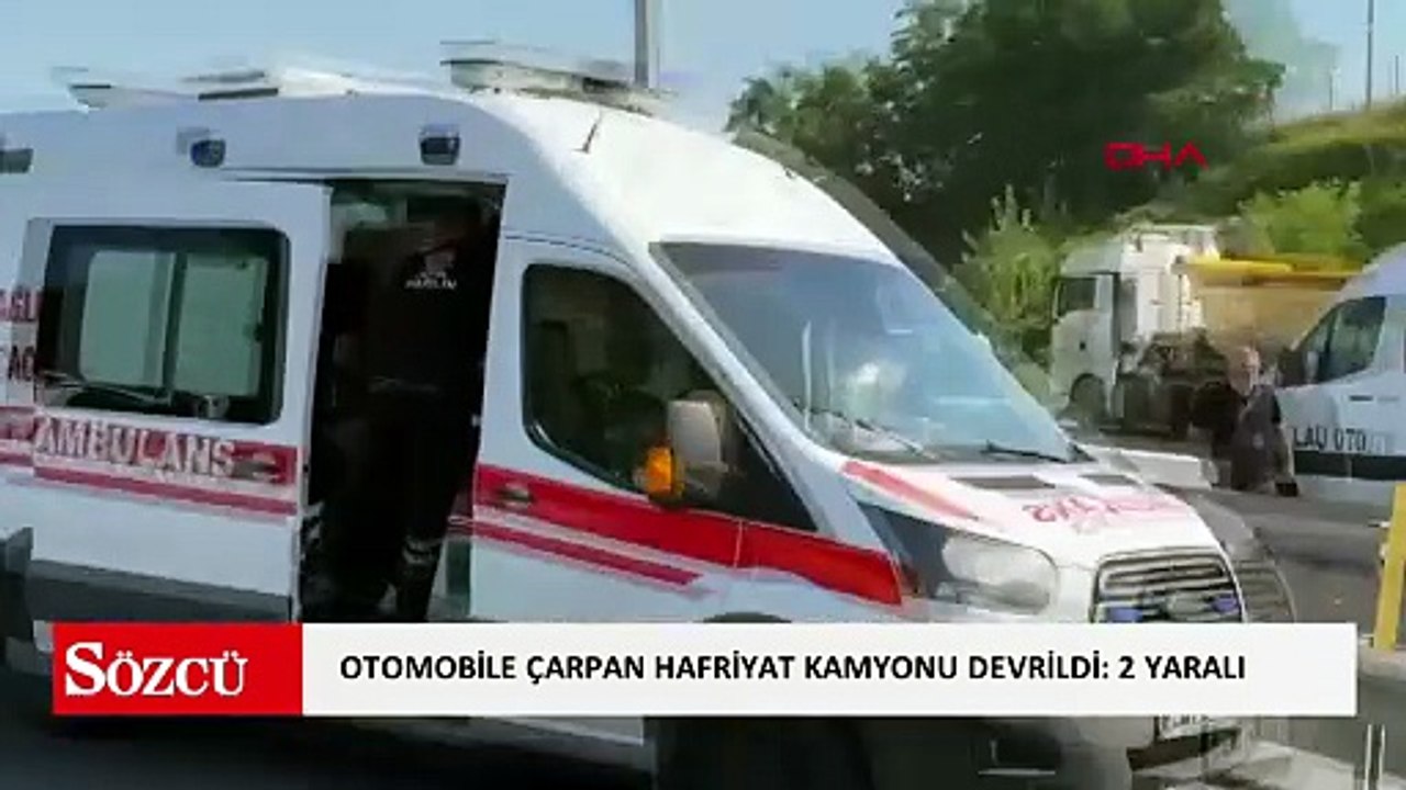 Eyüpsultan'da otomobile çarpan hafriyat kamyonu devrildi: 2 yaralı