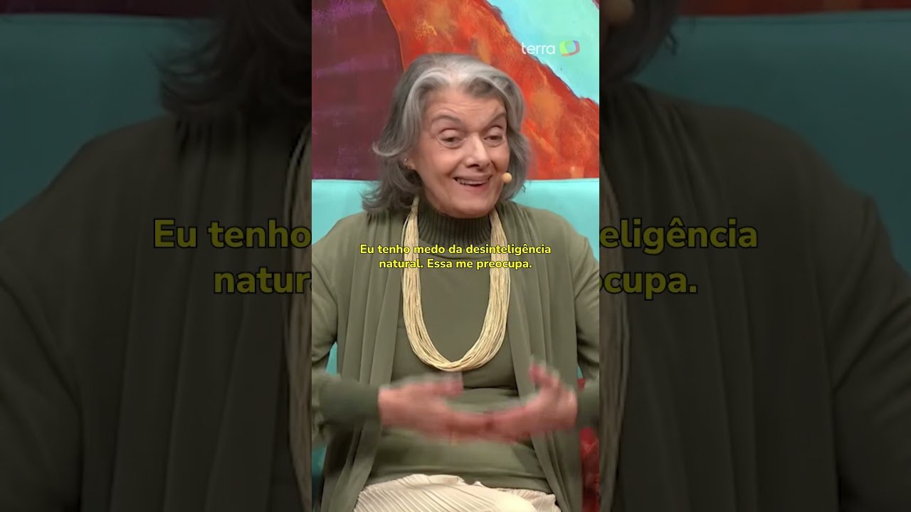 Cármen Lúcia é confundida com ela mesma ao sair de supermercado #shorts