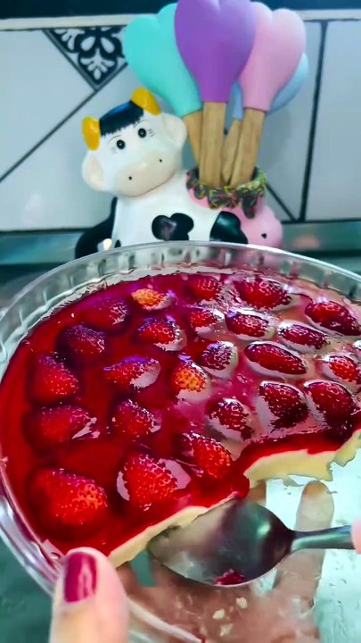 A sobremesa de morango que vai roubar a cena no domingo 🍓✨