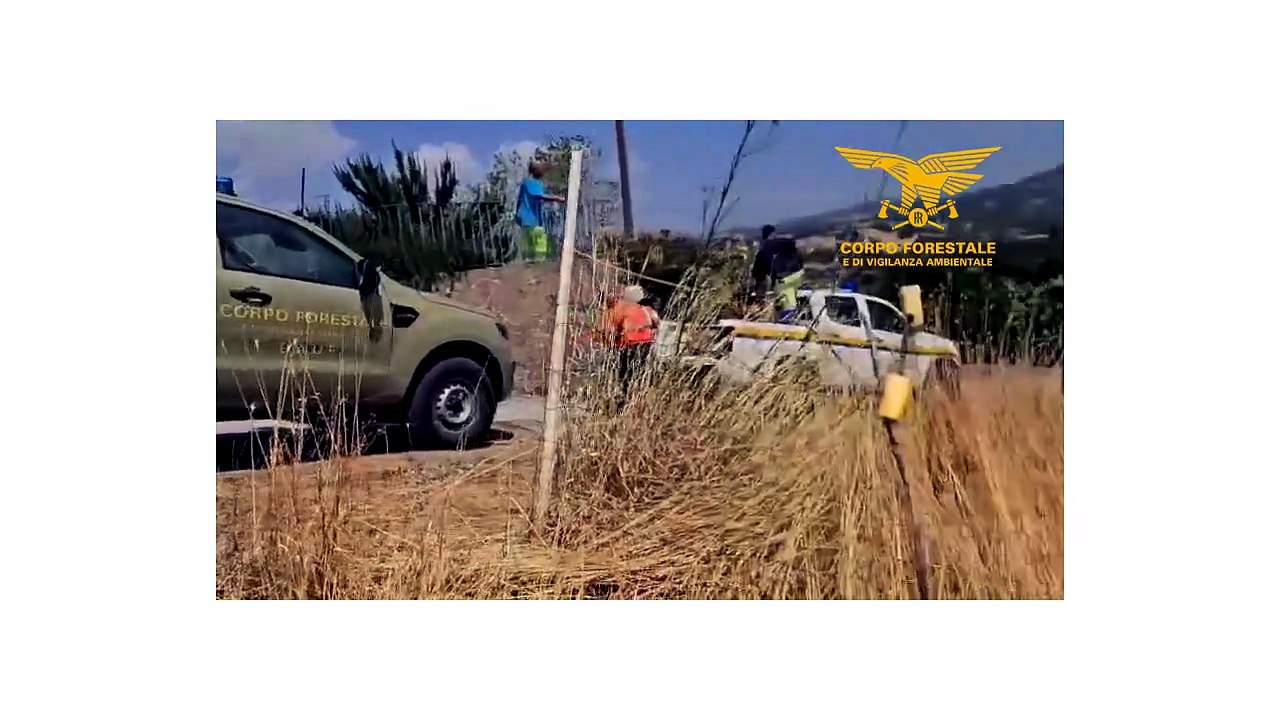 Incendio a Ozieri, forestali al lavoro