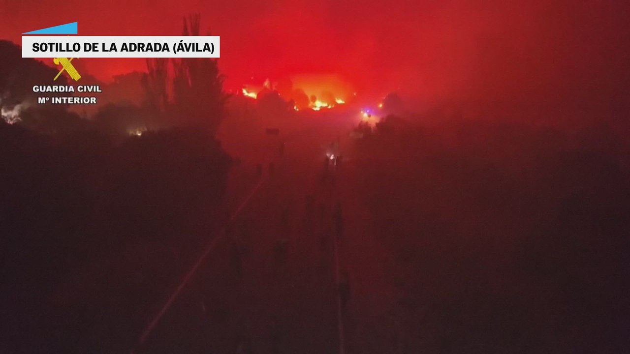 Las imágenes aéreas que muestran el avance del fuego en los incendios de Ávila y Madrid