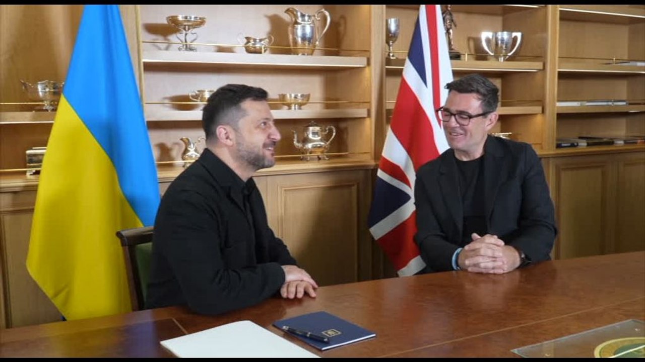 Zelensky arrivato nel Regno Unito, primo leader a incontrare Burnham