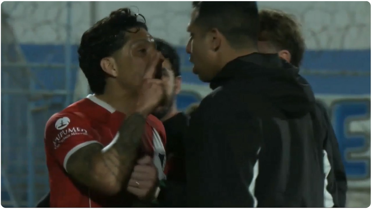Enzo Pérez llama ladrón y escupe al árbitro central tras ser expulsado del partido en Argentina