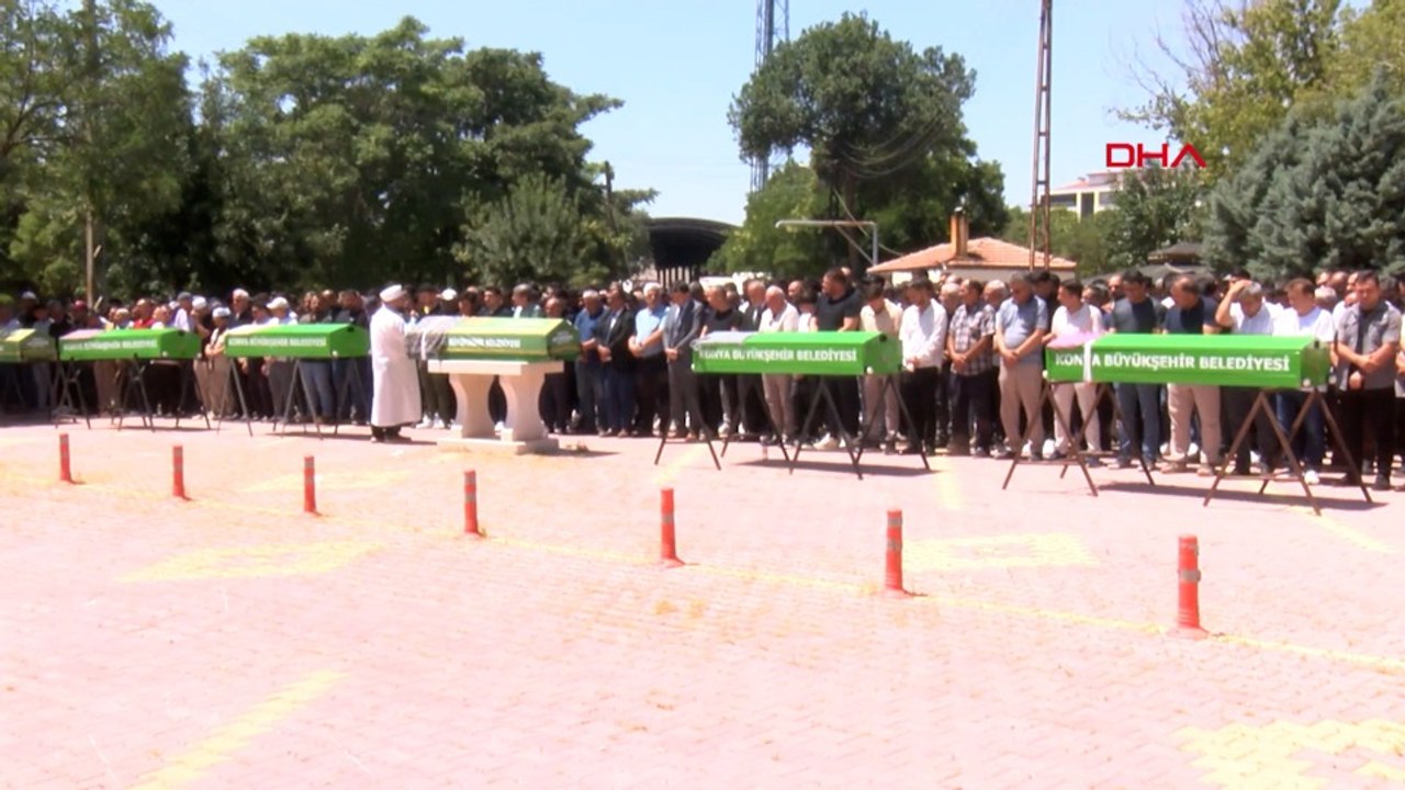 Antalya Manavgat'taki kazada hayatını kaybeden 5 kişi son yolculuklarına uğurlandı