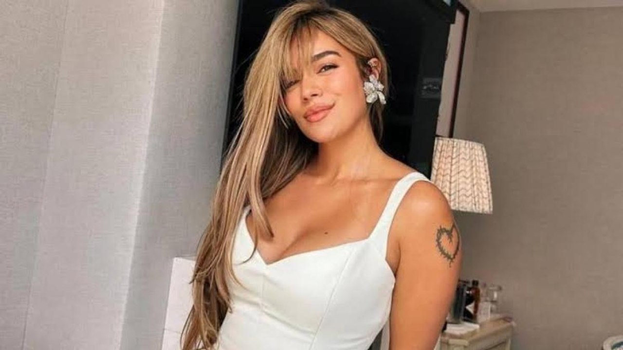 Karol G le regala viaje de luna de miel a fans