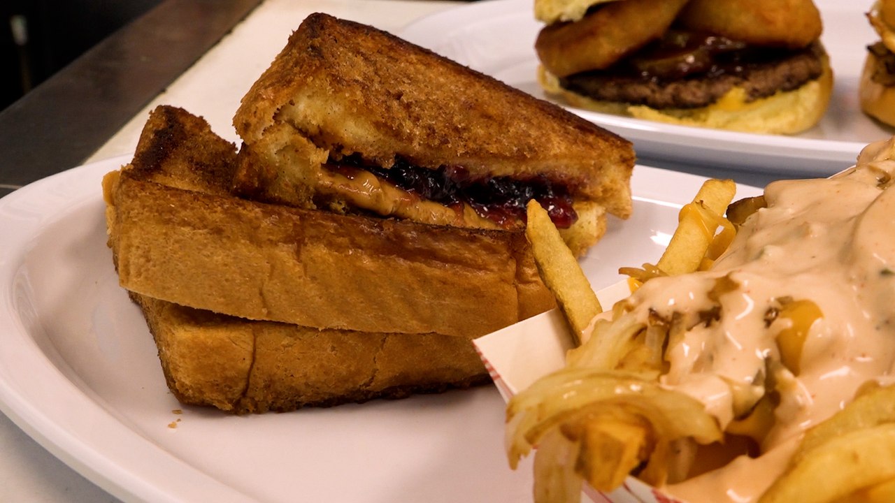 Late Night on Woodward Just Got a Huge Upgrade: Better Burgers | At the Table with Tune-Up