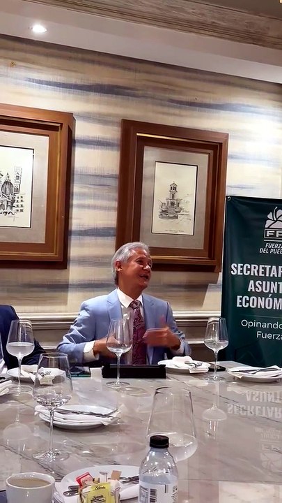 Economista cuestiona política económica reactiva del Gobierno y plantea diez desafíos para el país