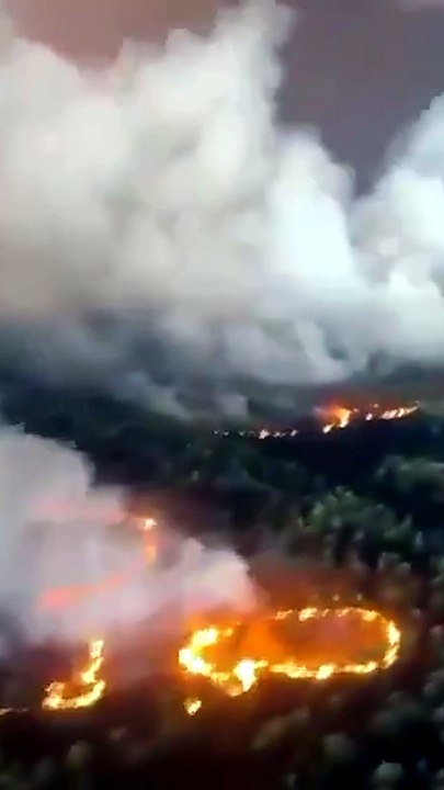 El incendio del sur de Francia, a las puertas del área metropolitana de Burdeos.