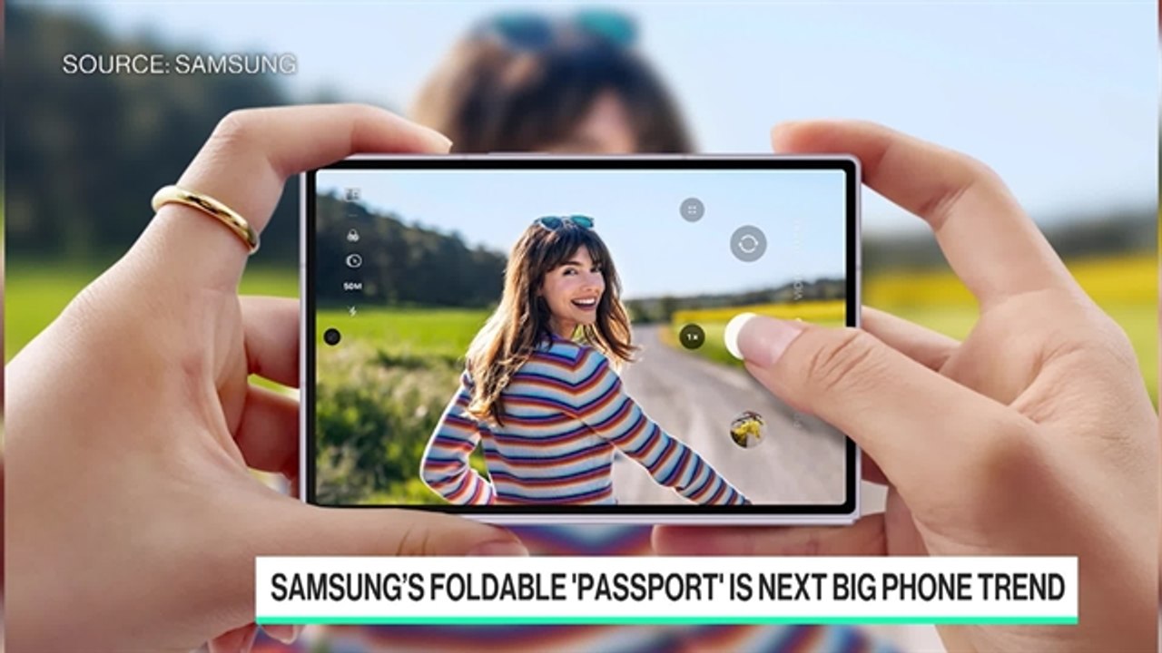 Apple Plans Release of Smart Glasses, Samsung Goes for 'Passport' Look